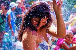 Leia mais sobre o artigo Confira 5 fantasias sensuais de Carnaval para apimentar sua festa