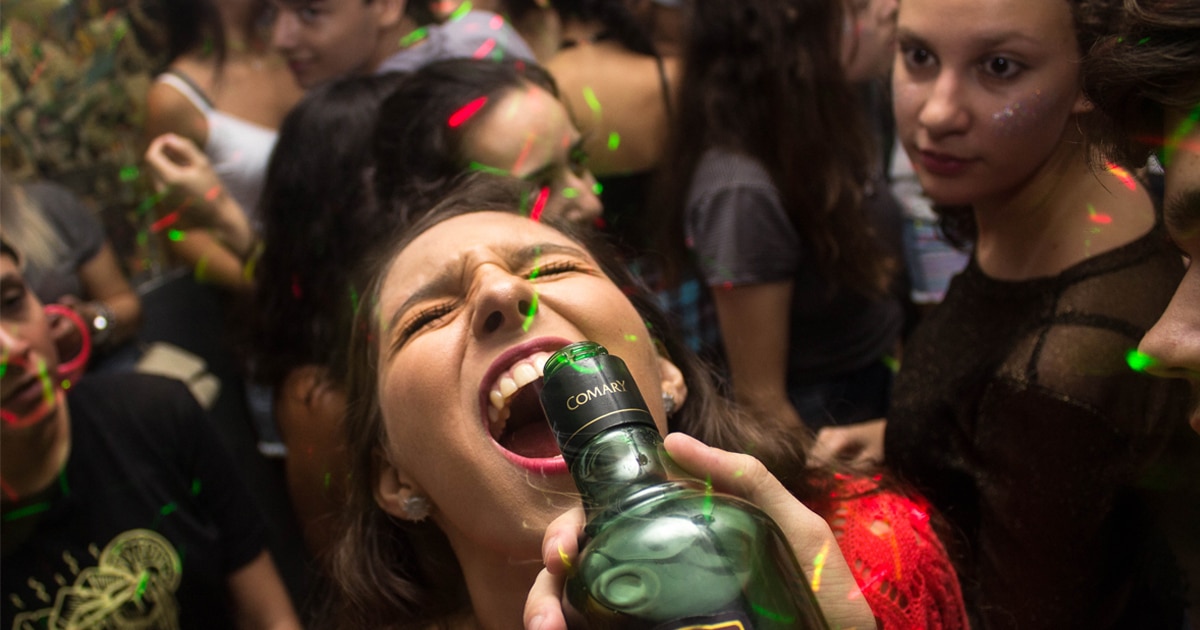 Leia mais sobre o artigo 92% das mulheres fariam sexo na festa da firma, segundo pesquisa